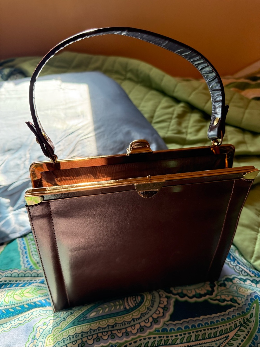 Classic Structured Vintage Women's Top-handle Bag in Dark Brown - Picture 6 of 7